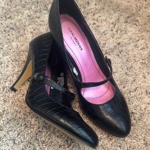 Isaac Mizrahi Black Croc-Embossed Heels